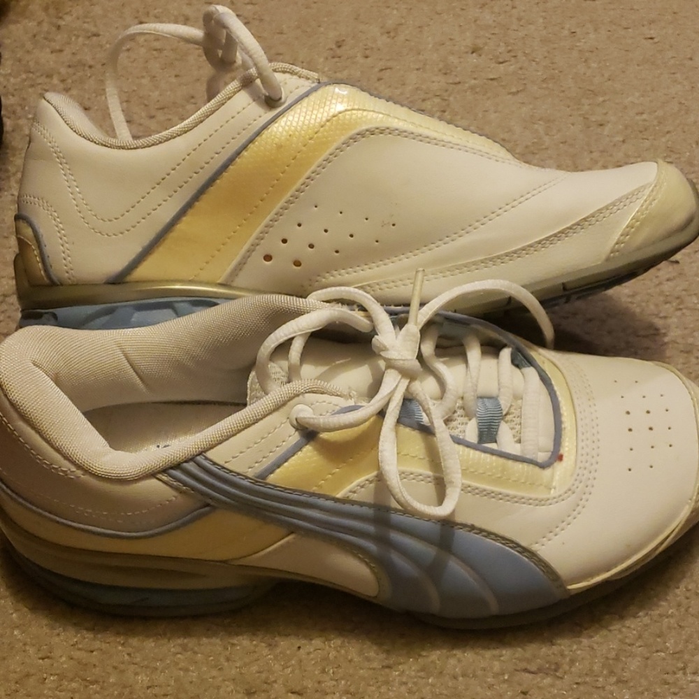 Running shoes